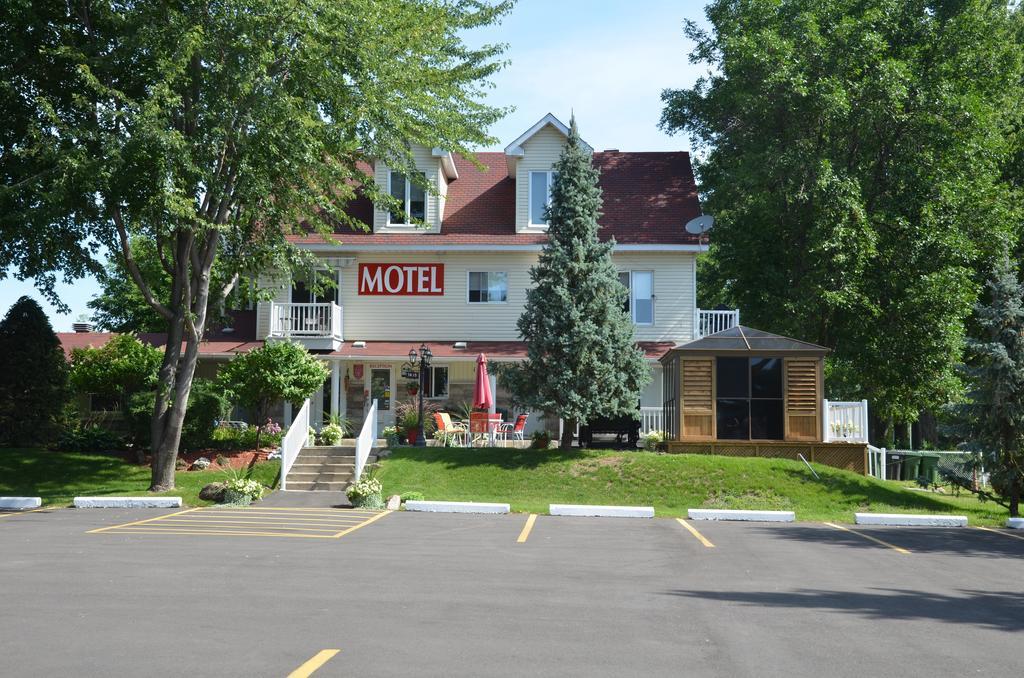 Motel Derfal Repentigny Esterno foto