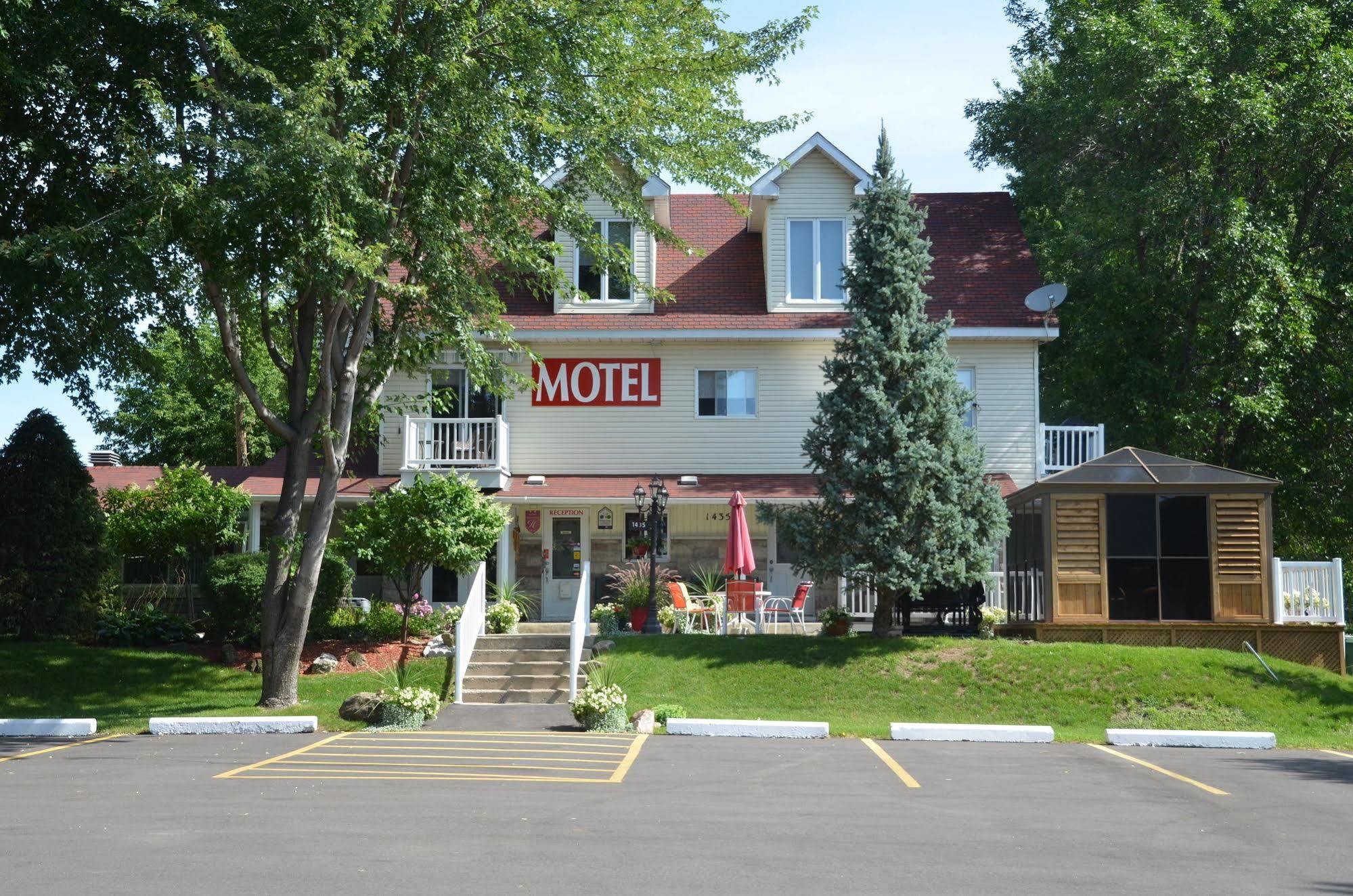 Motel Derfal Repentigny Esterno foto