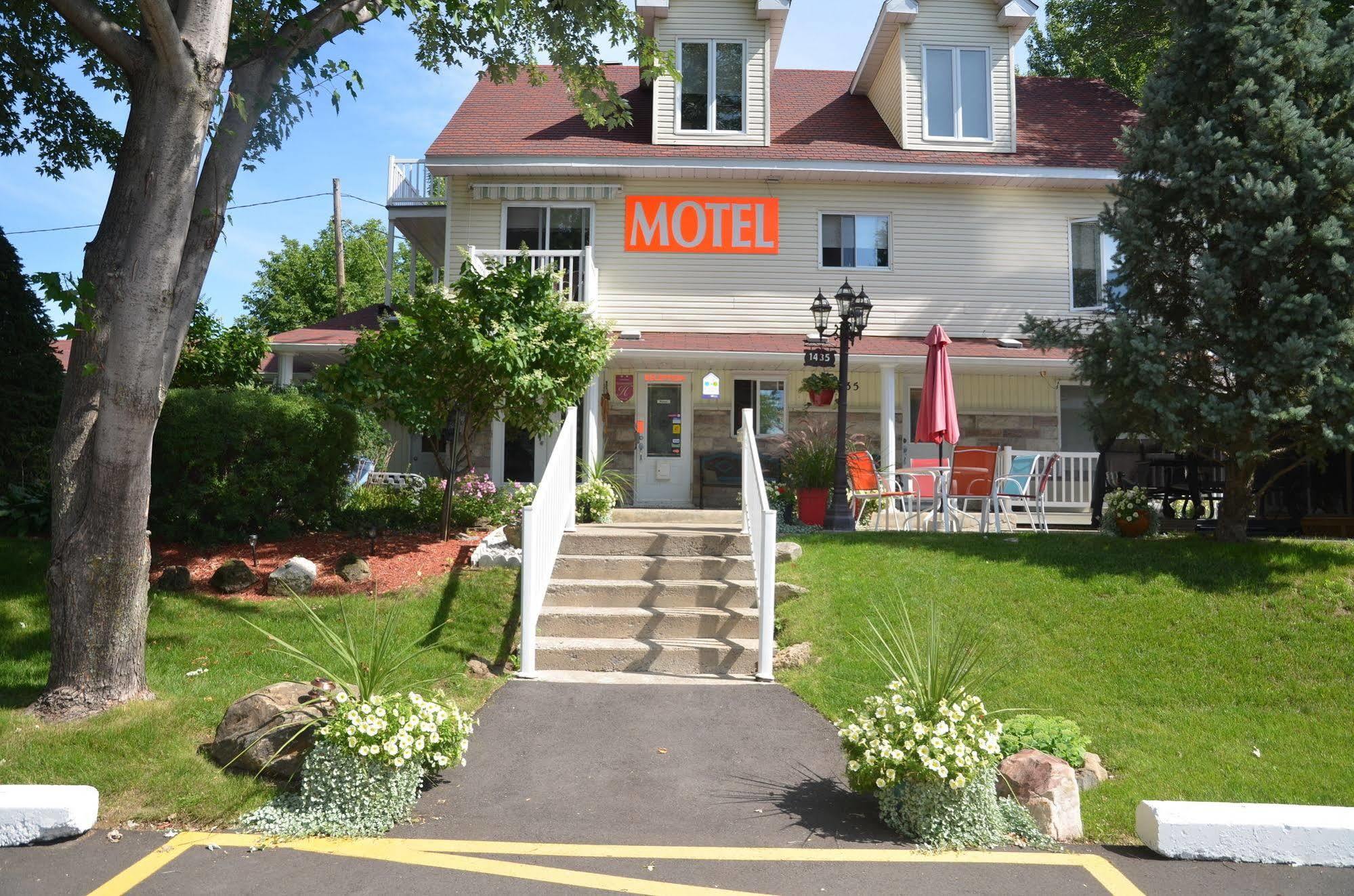 Motel Derfal Repentigny Esterno foto